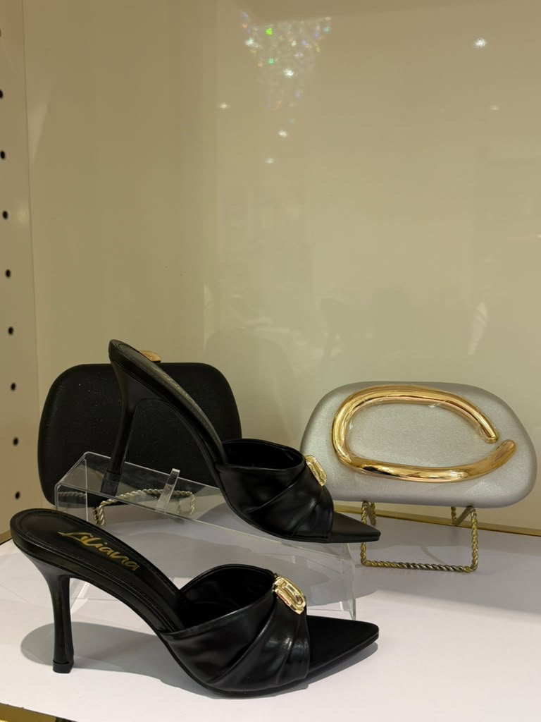 Camelia's Heels