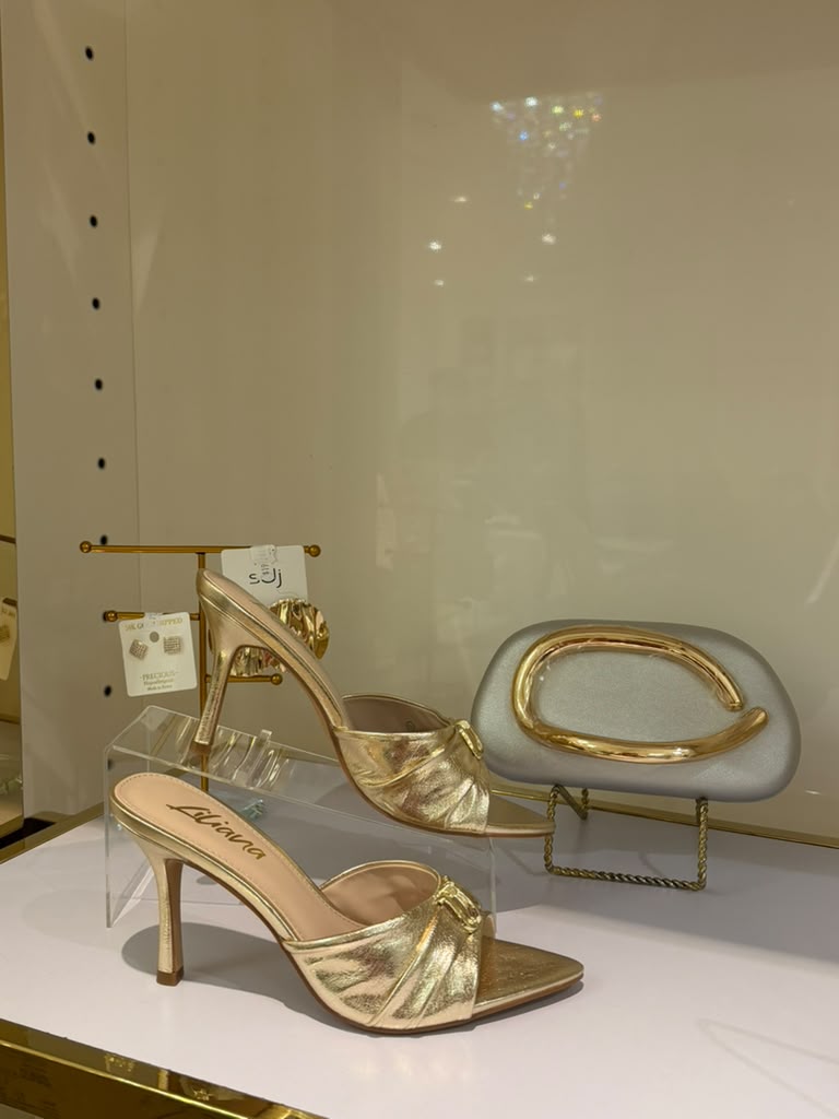 Camelia's Heels