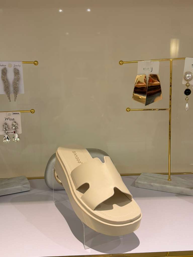 Luck's Platform Sandal