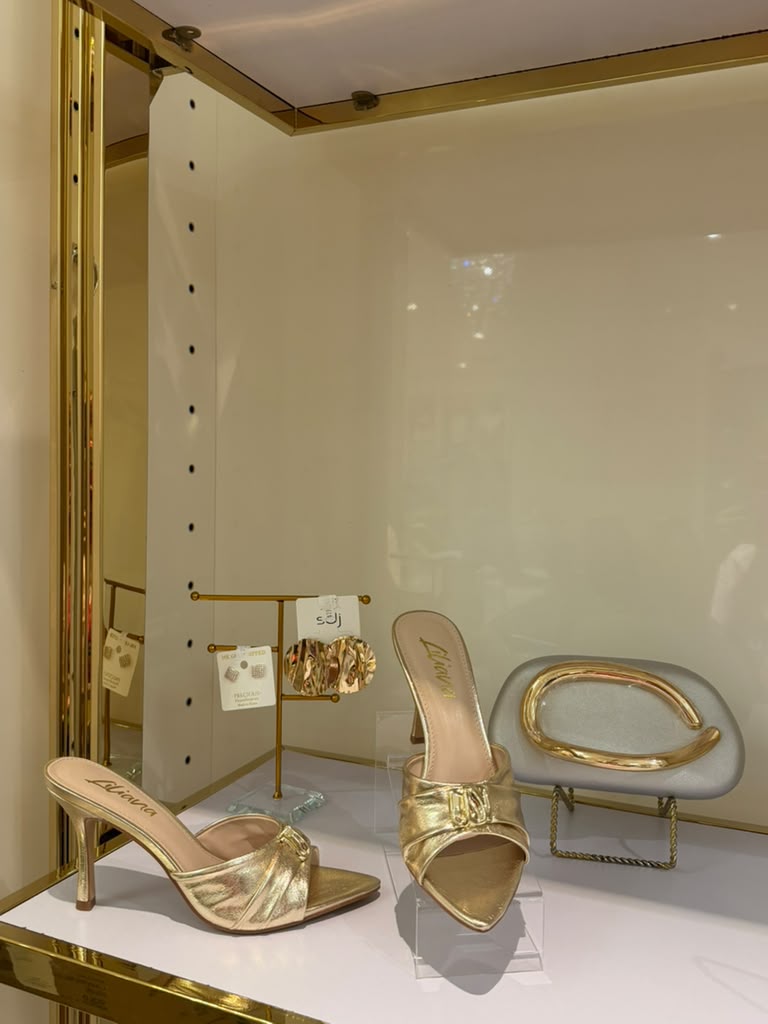 Camelia's Heels