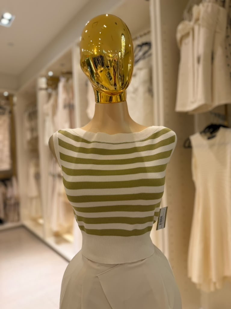 Playina's Top
