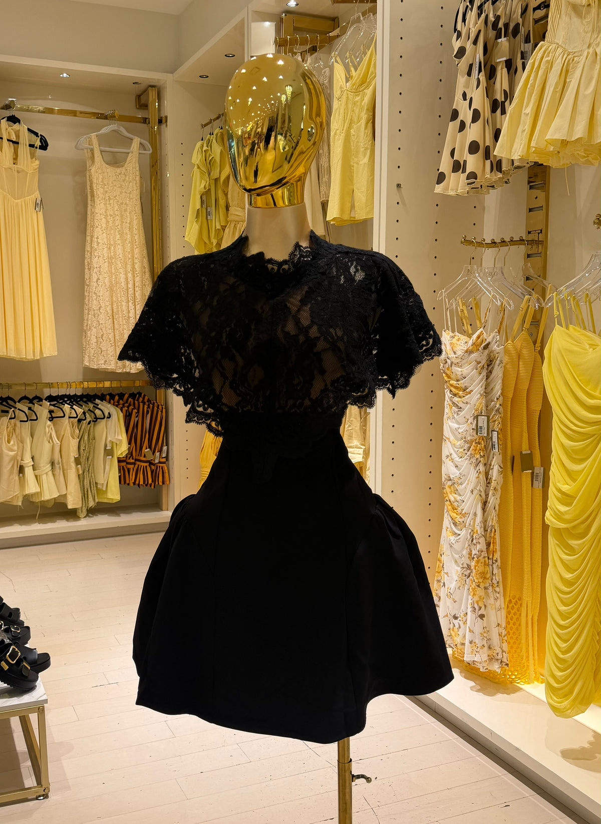 Viuda's Dress