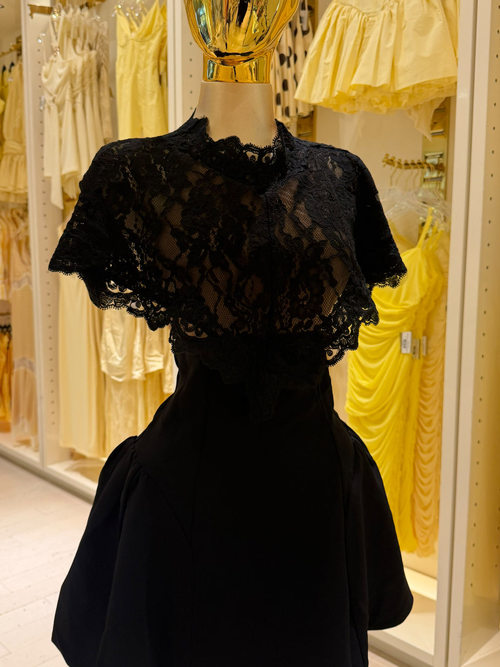 Viuda's Dress
