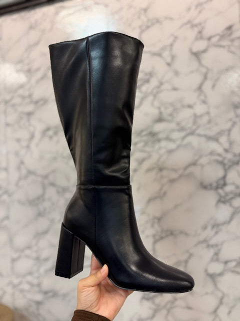 Perla's Boots