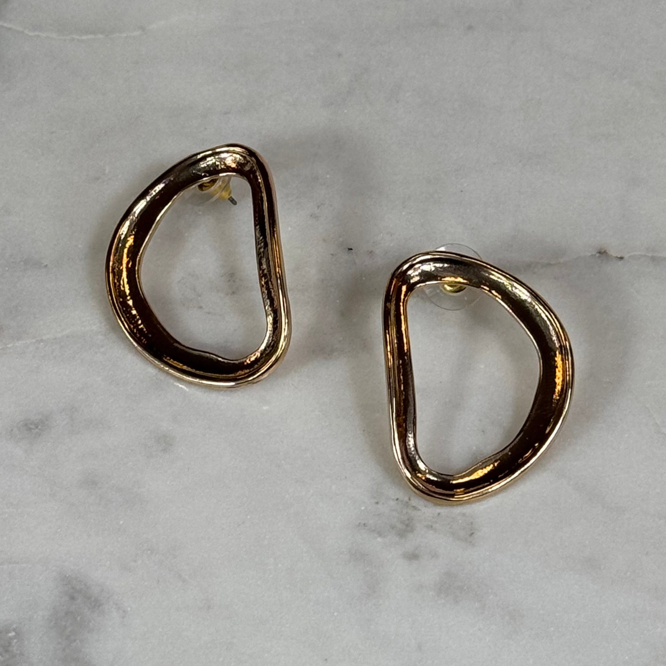 Bella's Earing