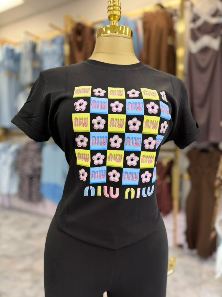 Miuna's Top