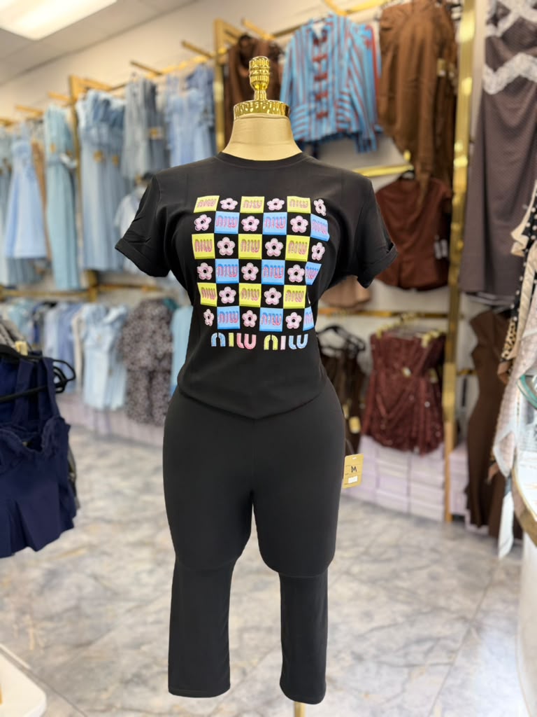 Miuna's Top