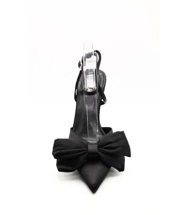Malaya's Heels